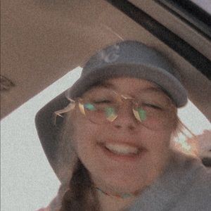 Meet your Posher, Faith